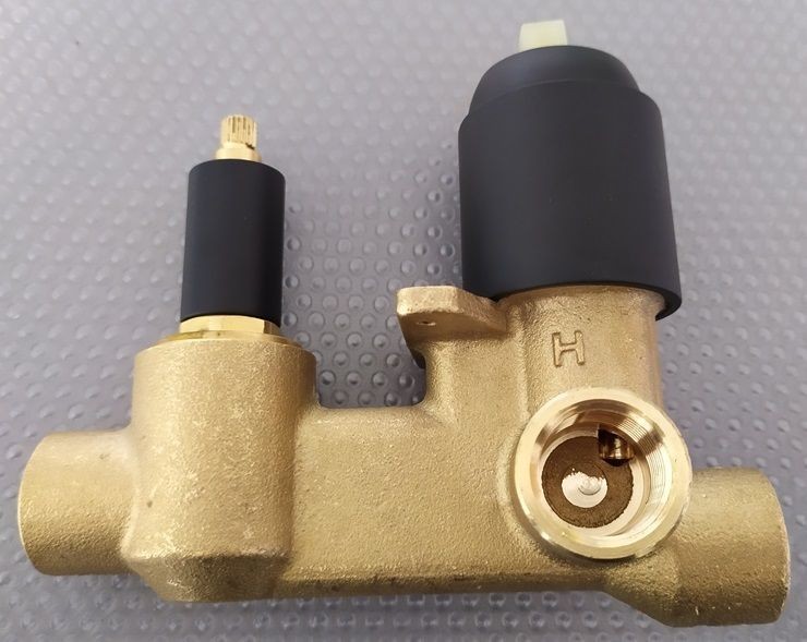 INVENA Těleso pro podomítkové baterie černé s přepínačem, 35 mm, 2-funkce SC-B1-448-P