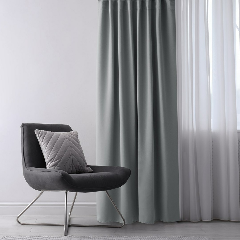 Restilo Závěs Blackout EYELETS stříbrná, 140 x 245 cm
